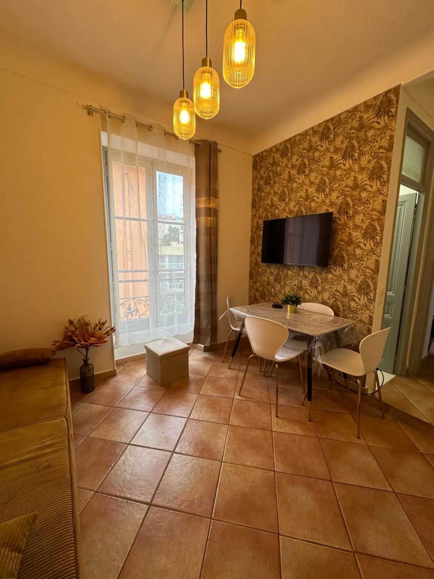 Villarey Home - Central Apartment In Menton Exteriör bild